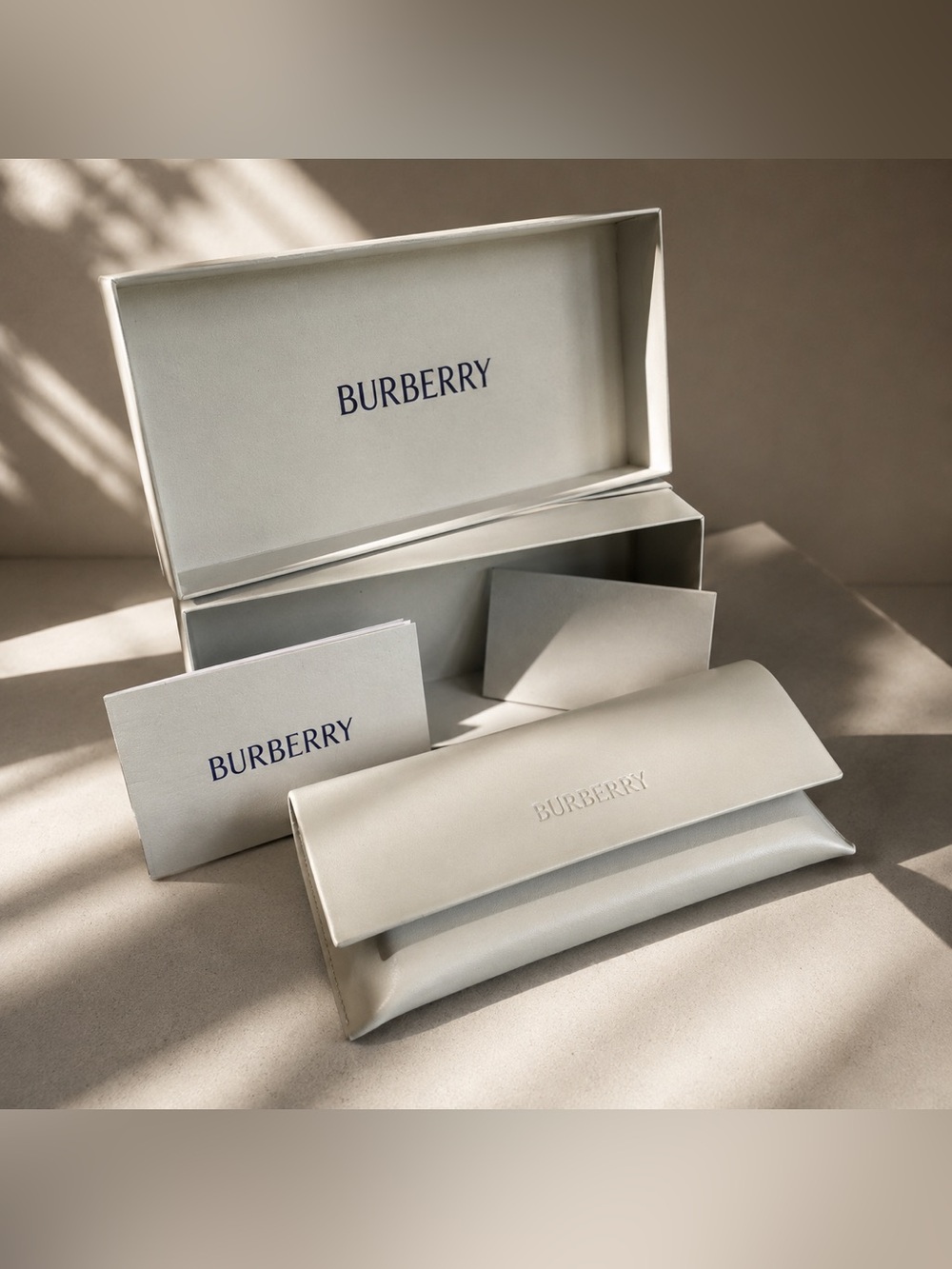 Burberry Black Rectangle Unisex Designer Sunglasses 57 Italy - Picture 16 of 17